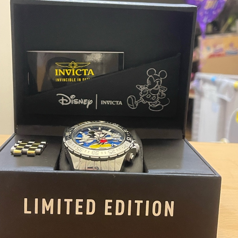 Invicta Disney Chronograph Quartz 3 Hand Blue Dial Ref 27377 47mm Men’s Watch - Picture 4 of 15